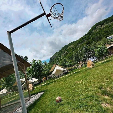 Hovek Guest House Dilijan Eksteriør bilde