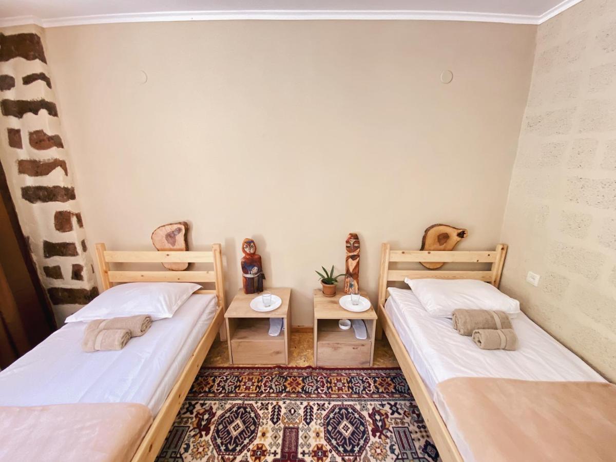 Hovek Guest House Dilijan Eksteriør bilde
