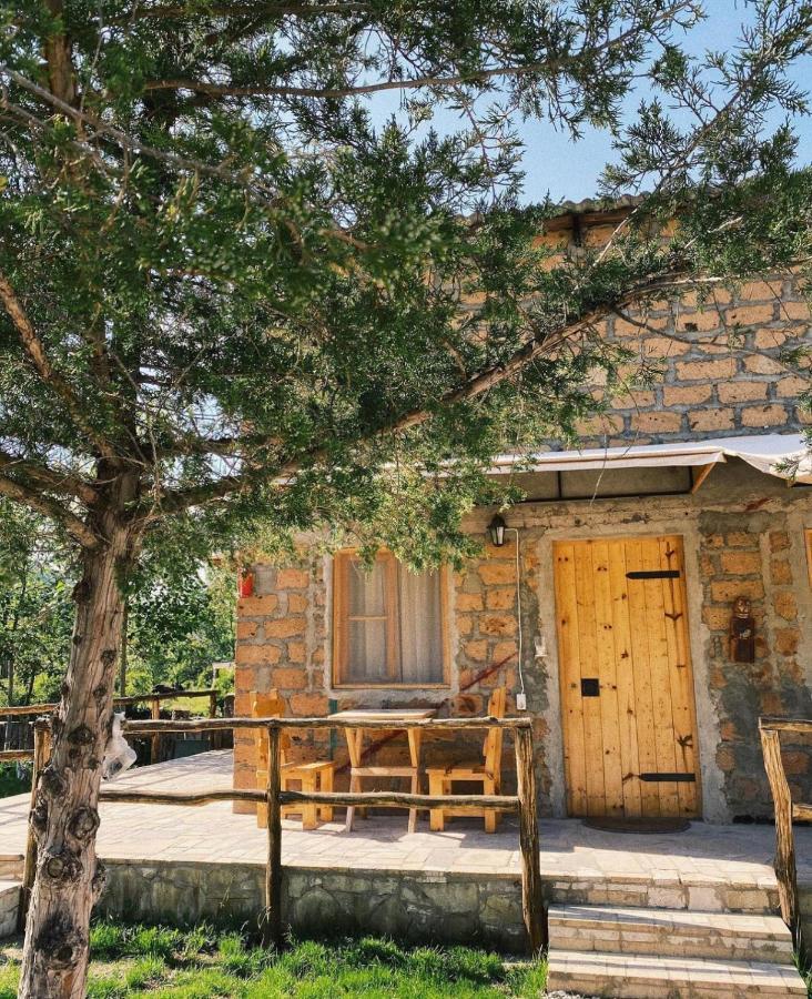 Hovek Guest House Dilijan Eksteriør bilde