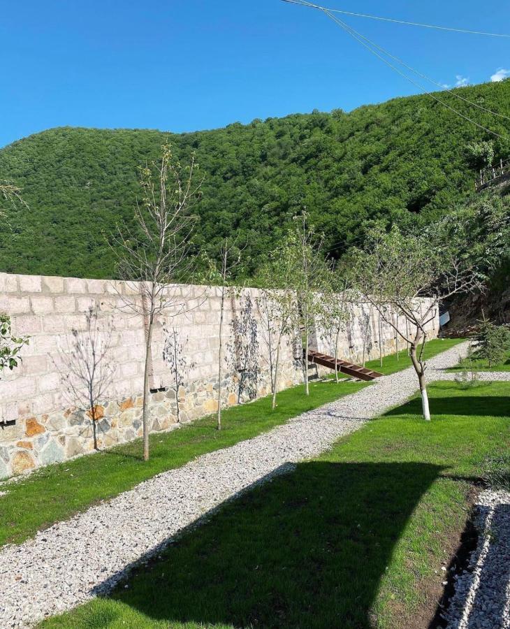 Hovek Guest House Dilijan Eksteriør bilde