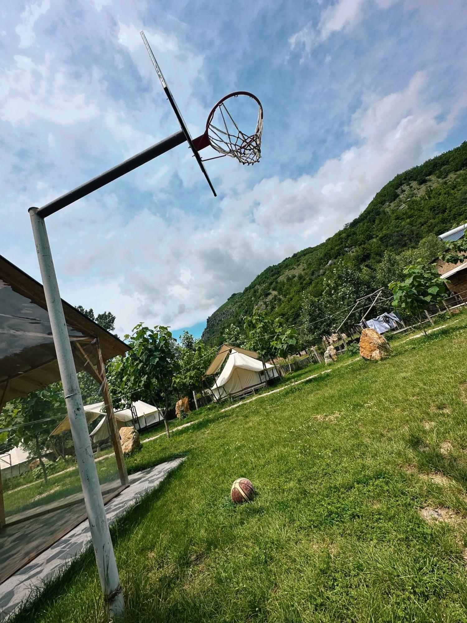 Hovek Guest House Dilijan Eksteriør bilde