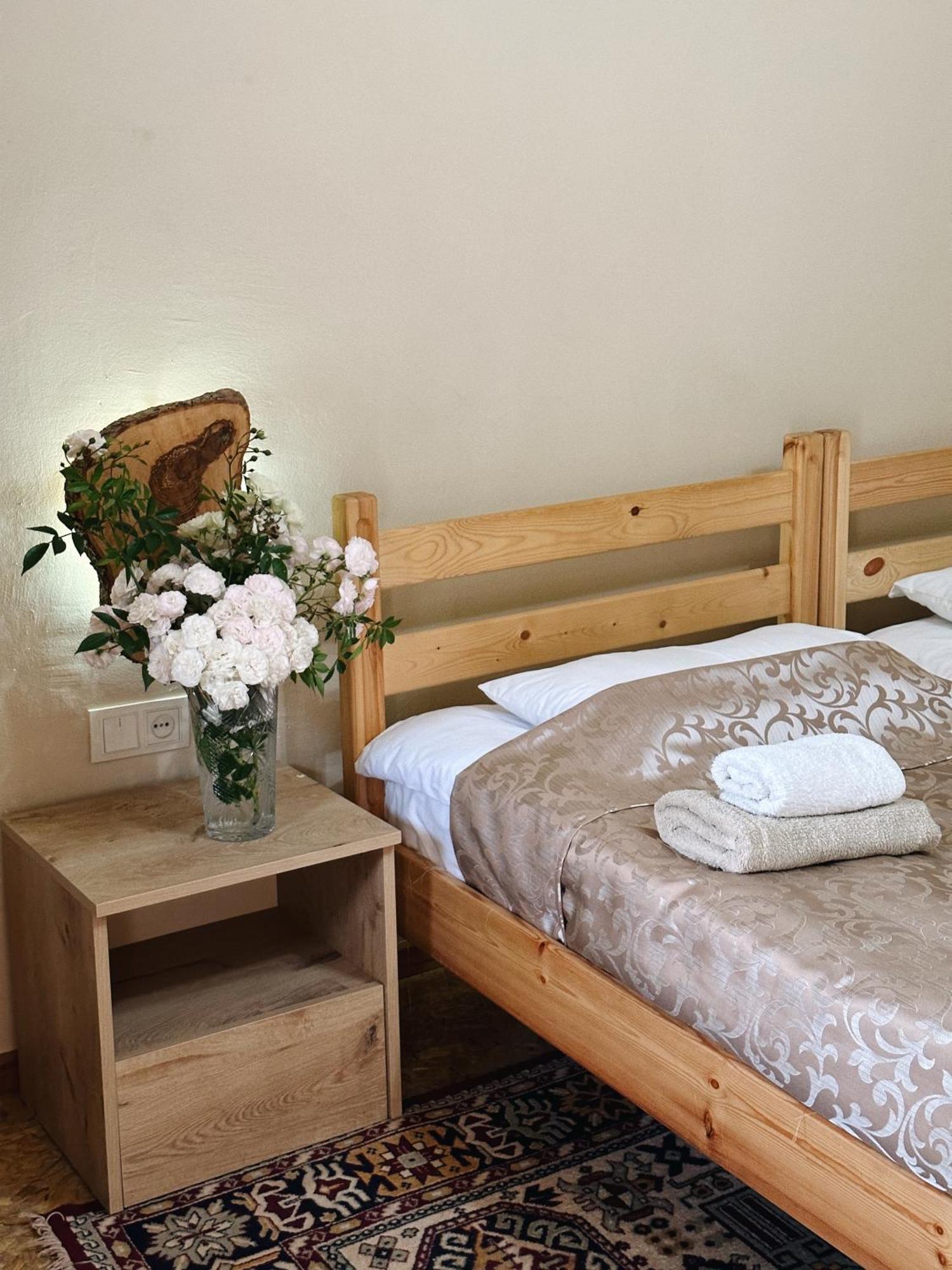 Hovek Guest House Dilijan Eksteriør bilde