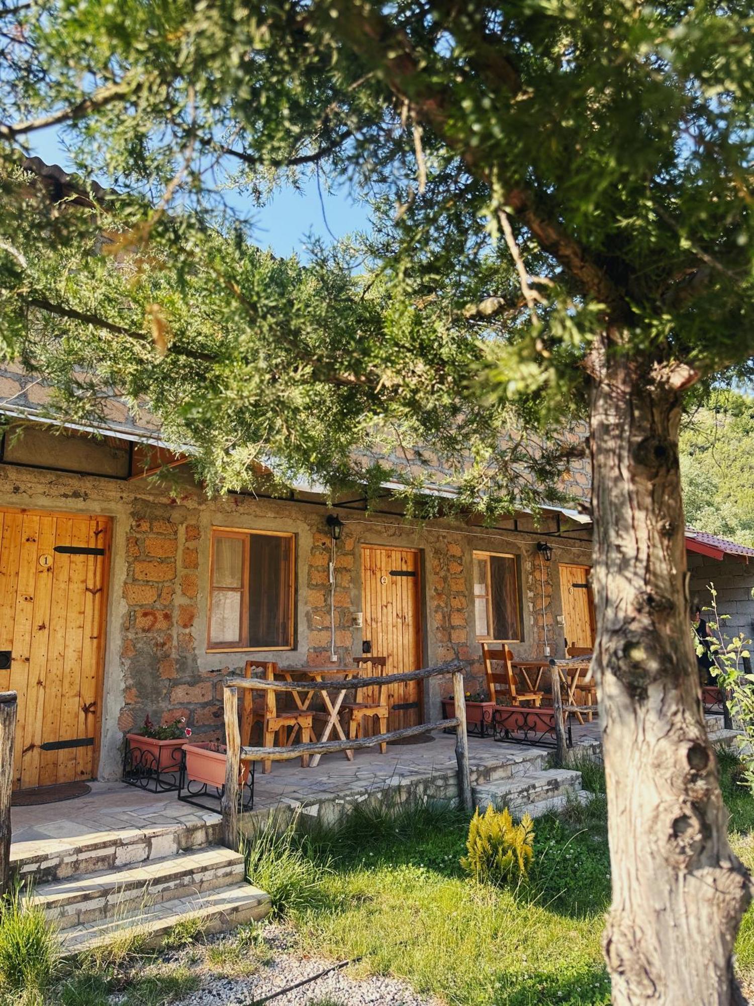 Hovek Guest House Dilijan Eksteriør bilde